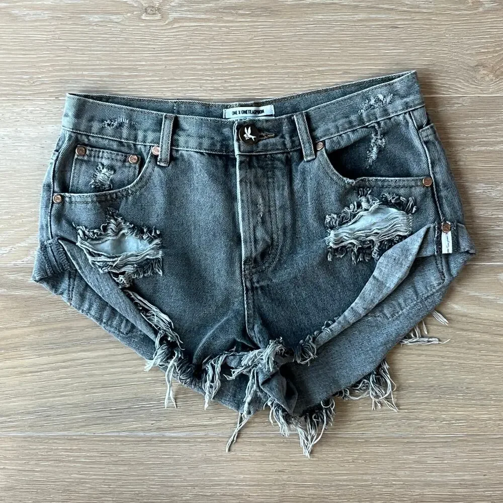 One X OneTeaspoon Bandits Gray Wash Distressed Button Fly Cutoff Denim Shorts